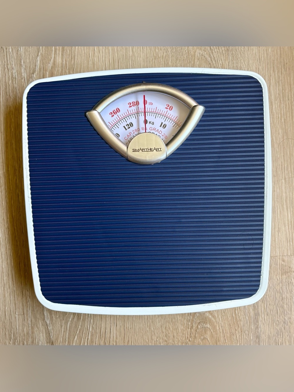 smartHeart Analog Bathroom Scale in Navy Blue and White